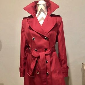 Chic Calvin Klein button up jacket w/ belt